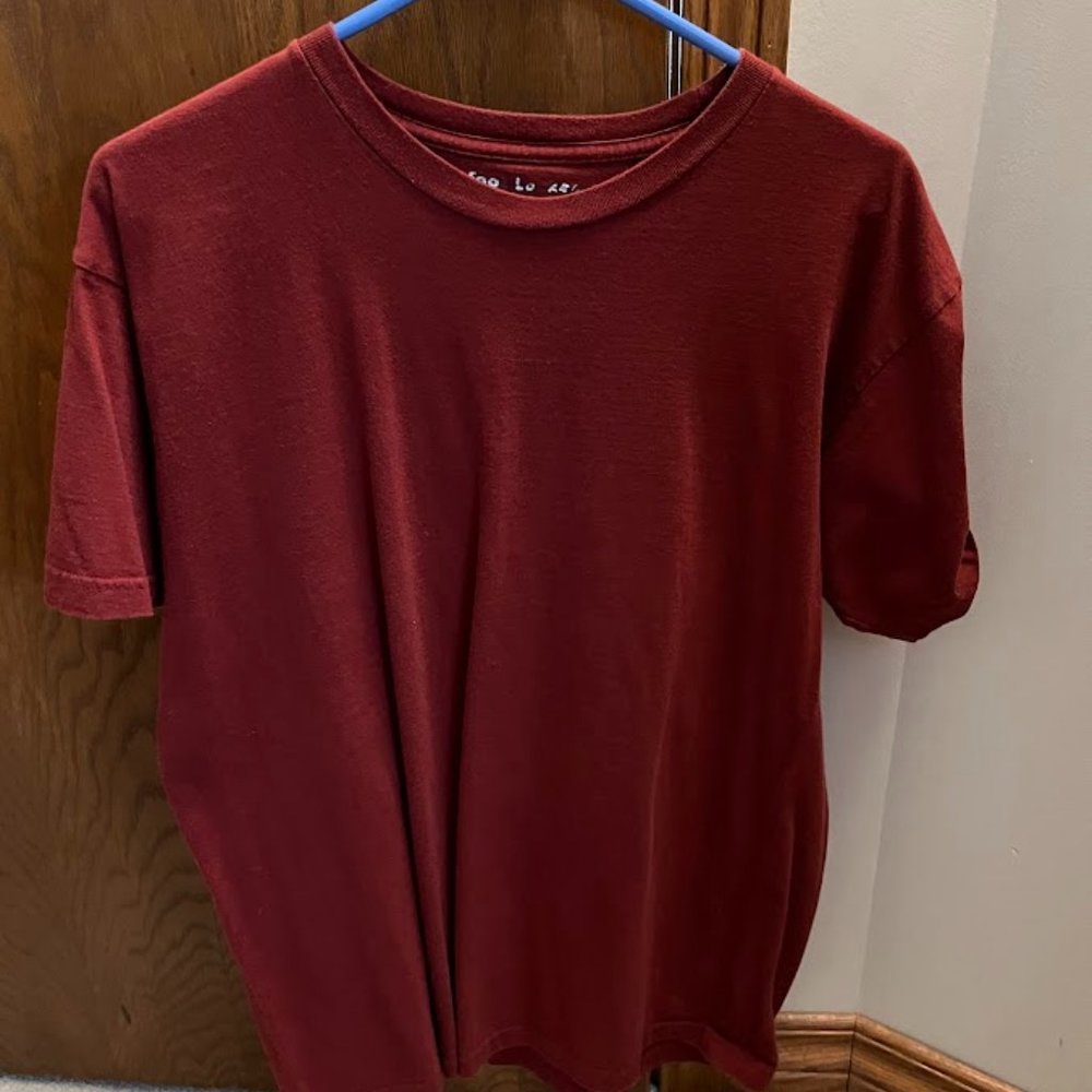 Red T shirt men’s large